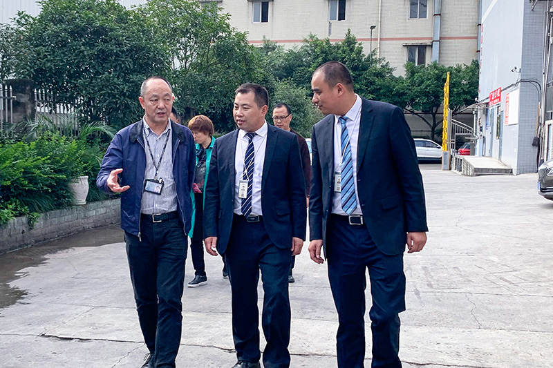 區市場監督管理局副書記、副局長郭朝偉，蒞臨重慶雅福食品股份有限公司調研指導工作