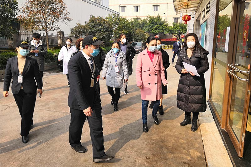 渝北區人大副主任唐麗華深入雅福食品股份督導檢查疫情防控工作