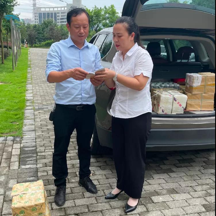 重慶雅福團餐配送公司公益活動2